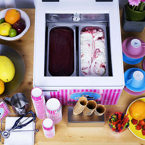 Eis-Catering: 2er-Tischvitrine vanille & marille Eis-Catering: 2er-Tischvitrine vanille & marille